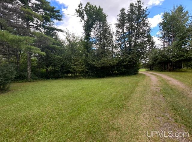 10645 N Main St Road, Rapid River, MI 49878