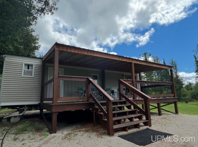 10645 N Main St Road, Rapid River, MI 49878