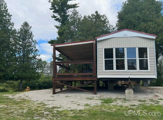 10645 N Main St Road, Rapid River, MI 49878