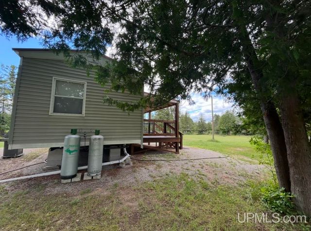 10645 N Main St Road, Rapid River, MI 49878