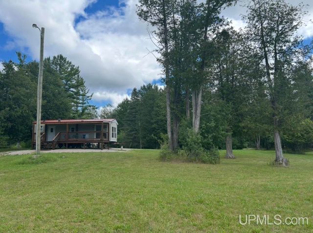 10645 N Main St Road, Rapid River, MI 49878