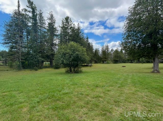 10645 N Main St Road, Rapid River, MI 49878