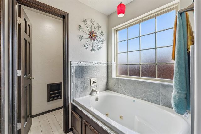 8600 NW 111th Street, Oklahoma City, OK 73162