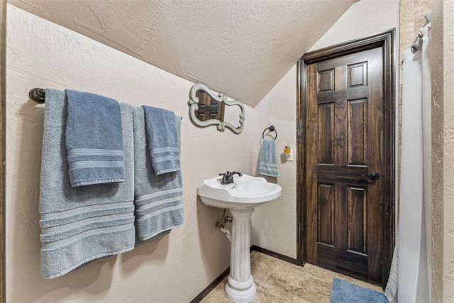 8600 NW 111th Street, Oklahoma City, OK 73162