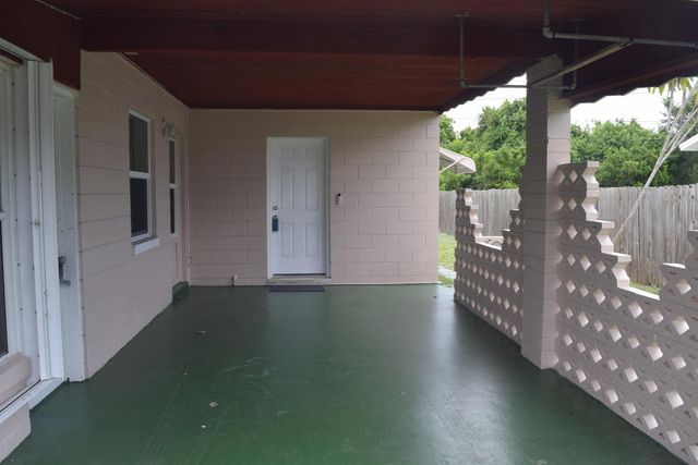 1622 NE Maureen Court, Jensen Beach, FL 34957