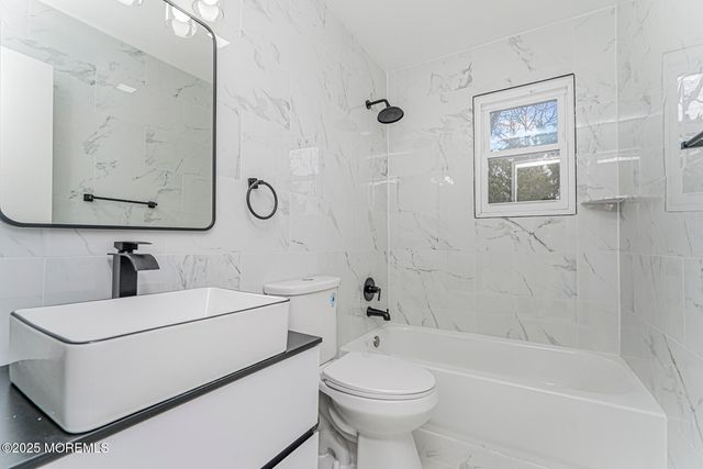 30 Russell Street, Toms River, NJ 08753