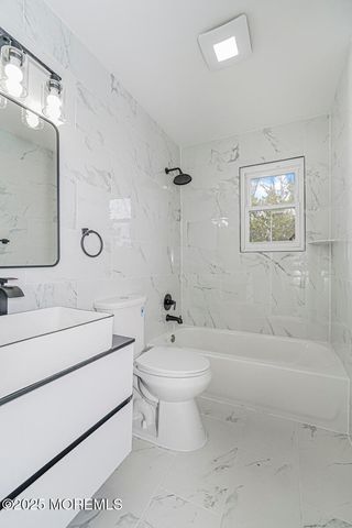 30 Russell Street, Toms River, NJ 08753