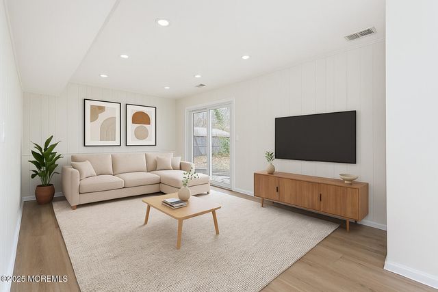 30 Russell Street, Toms River, NJ 08753