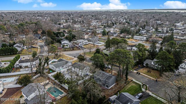 30 Russell Street, Toms River, NJ 08753