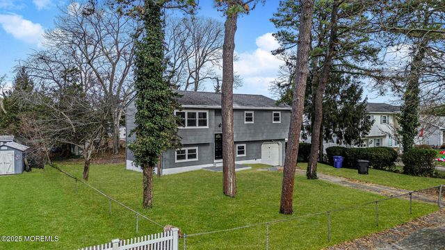 30 Russell Street, Toms River, NJ 08753