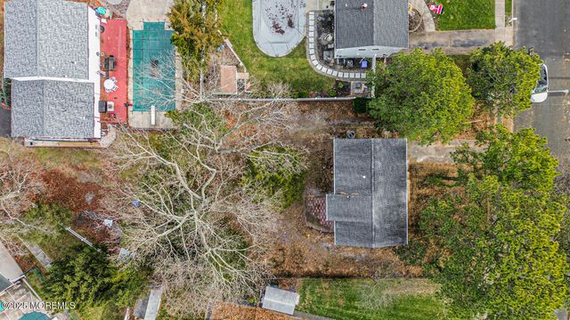 30 Russell Street, Toms River, NJ 08753