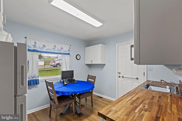 7703 EMERSON RD, Hyattsville, MD 20784