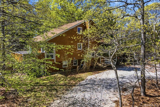 20 Norfolk Drive, Springs, NY 11937