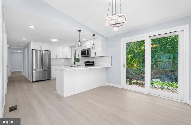 820 WALNUT AVE, Bensalem, PA 19020