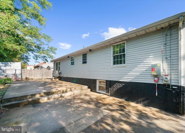 820 WALNUT AVE, Bensalem, PA 19020