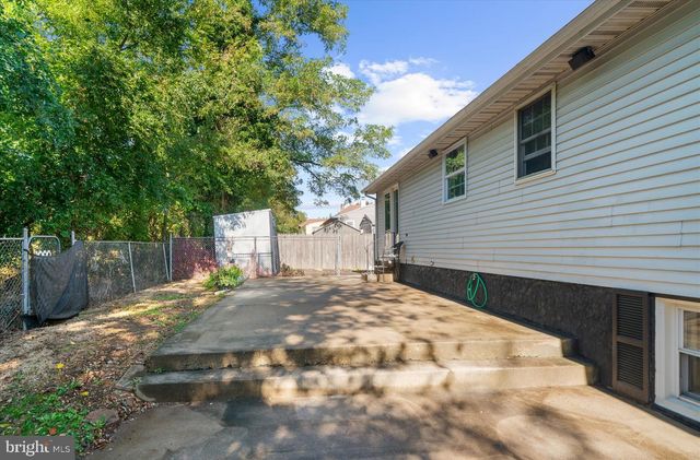 820 WALNUT AVE, Bensalem, PA 19020