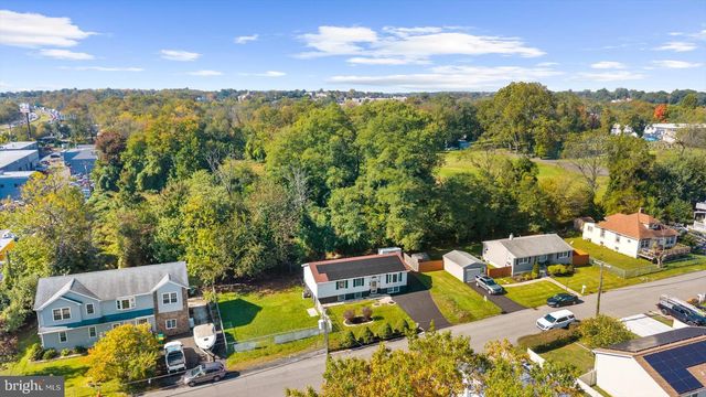 820 WALNUT AVE, Bensalem, PA 19020