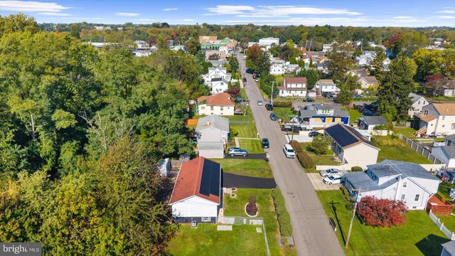 820 WALNUT AVE, Bensalem, PA 19020