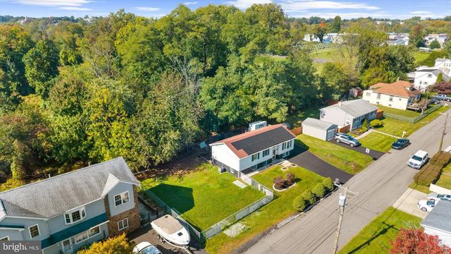820 WALNUT AVE, Bensalem, PA 19020
