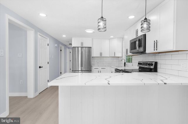 820 WALNUT AVE, Bensalem, PA 19020