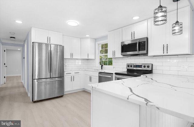 820 WALNUT AVE, Bensalem, PA 19020