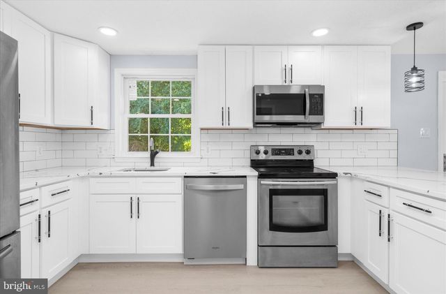 820 WALNUT AVE, Bensalem, PA 19020