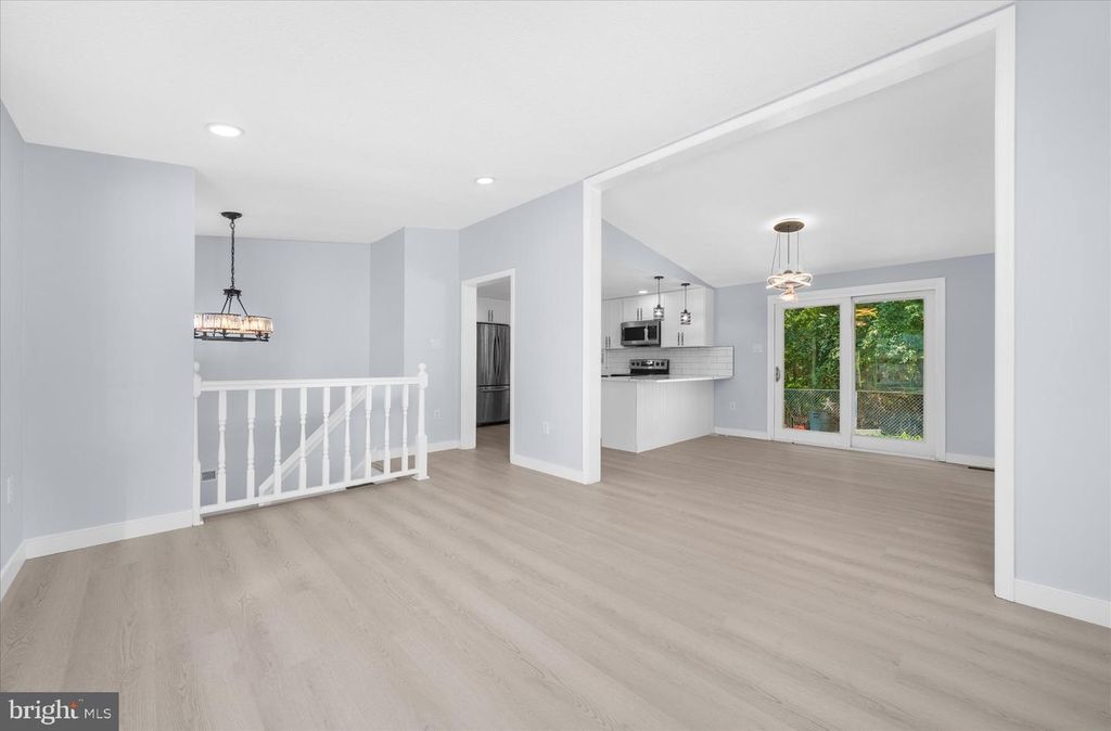 820 WALNUT AVE, BENSALEM, PA 19020 — photo 3