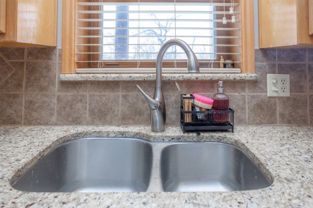 231 Hickory Street, Lindsay, TX 76250