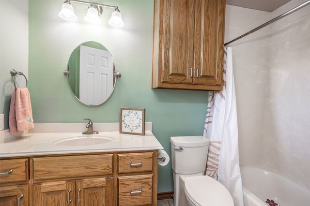 231 Hickory Street, Lindsay, TX 76250