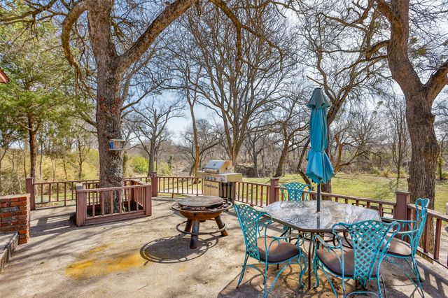 231 Hickory Street, Lindsay, TX 76250