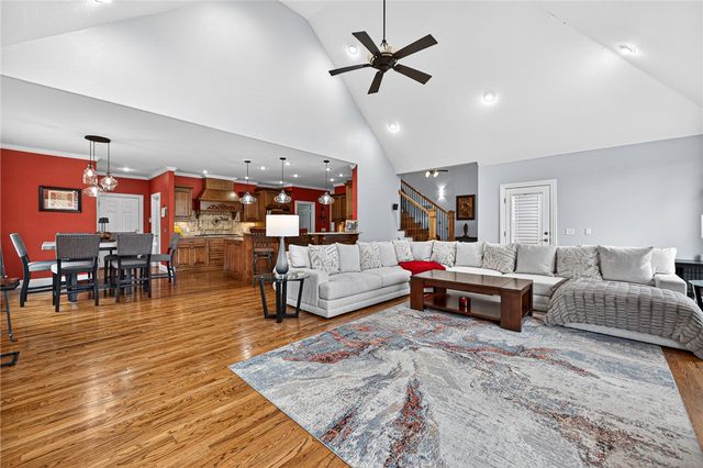 1502 NE Bluff Spring Avenue, Bentonville, AR 72712