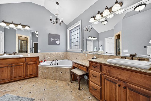 1502 NE Bluff Spring Avenue, Bentonville, AR 72712