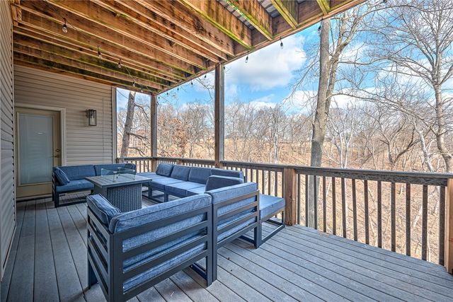 1502 NE Bluff Spring Avenue, Bentonville, AR 72712