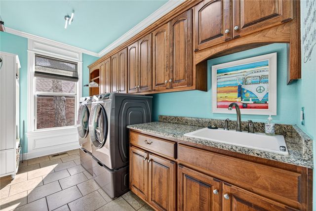 1502 NE Bluff Spring Avenue, Bentonville, AR 72712