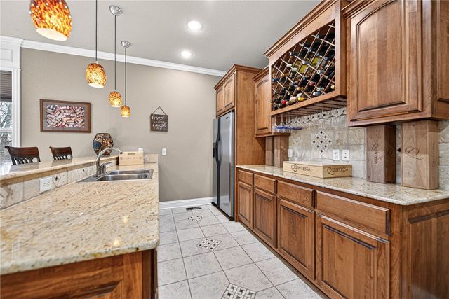 1502 NE Bluff Spring Avenue, Bentonville, AR 72712