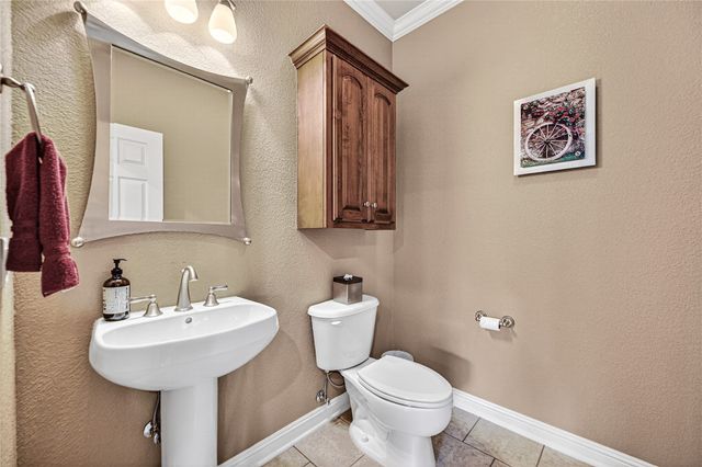 1502 NE Bluff Spring Avenue, Bentonville, AR 72712