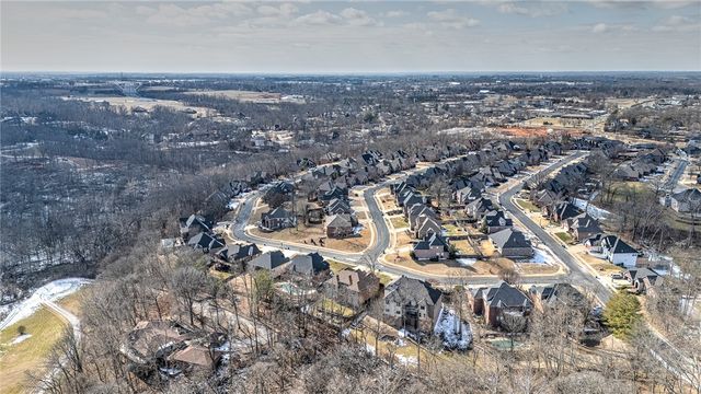 1502 NE Bluff Spring Avenue, Bentonville, AR 72712