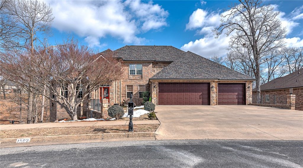 1502 NE Bluff Spring Avenue, Bentonville, AR 72712