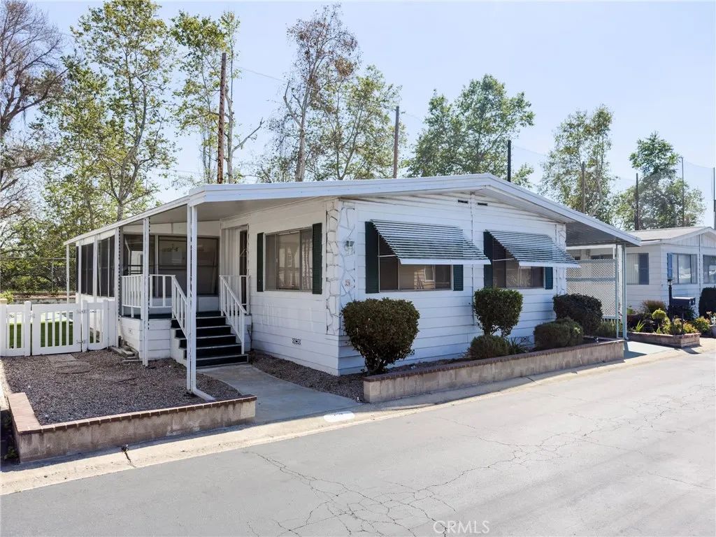 24921 Muirlands Boulevard 28, Lake Forest, CA 92630