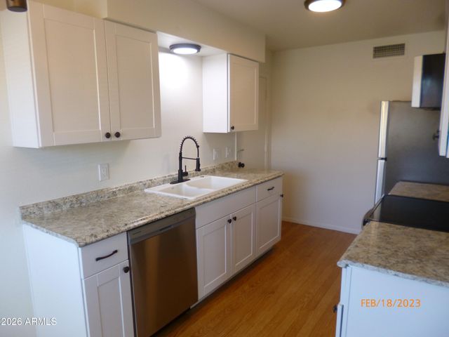 9515 W NORTH Lane A, Peoria, AZ 85345