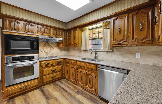 210 Chelsea Drive, Hewitt, TX 76643