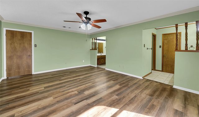 210 Chelsea Drive, Hewitt, TX 76643