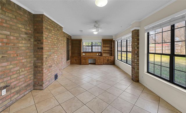 210 Chelsea Drive, Hewitt, TX 76643