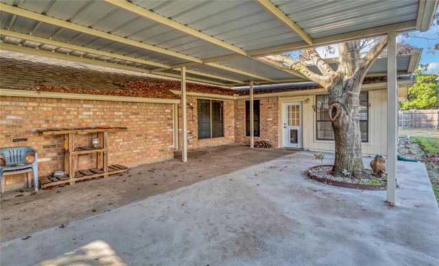 210 Chelsea Drive, Hewitt, TX 76643