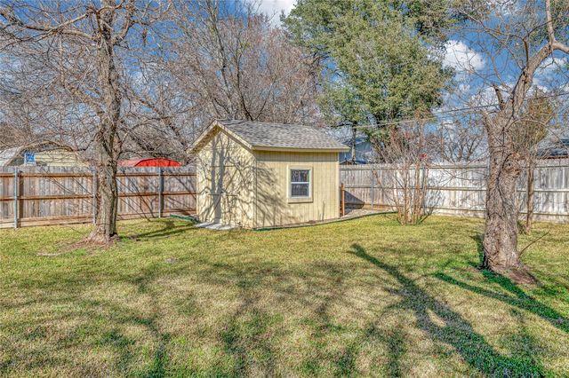 210 Chelsea Drive, Hewitt, TX 76643