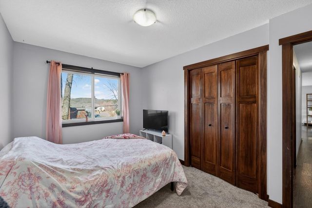 3907 Sunnydale Lane SE, Rochester, MN 55904