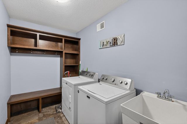 3907 Sunnydale Lane SE, Rochester, MN 55904