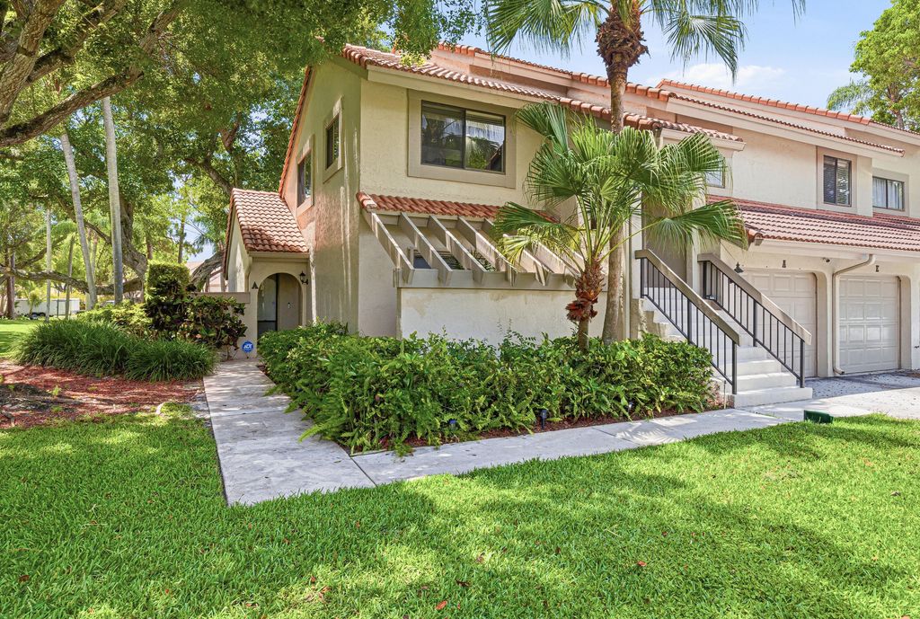 5530 Coach House Circle, Boca Raton, FL 33486
