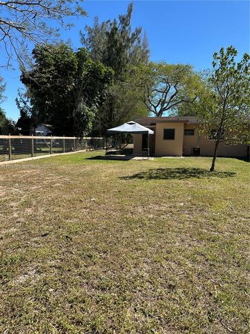 22840 SW 155th Ave 2, Miami, FL 33170