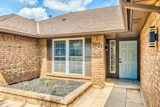 1021 NW 167th Street, Edmond, OK 73012